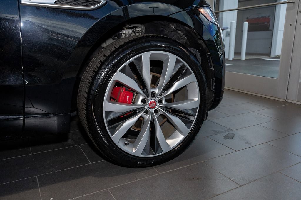 Used 2022 Jaguar F-PACE S AWD/4WD image 4