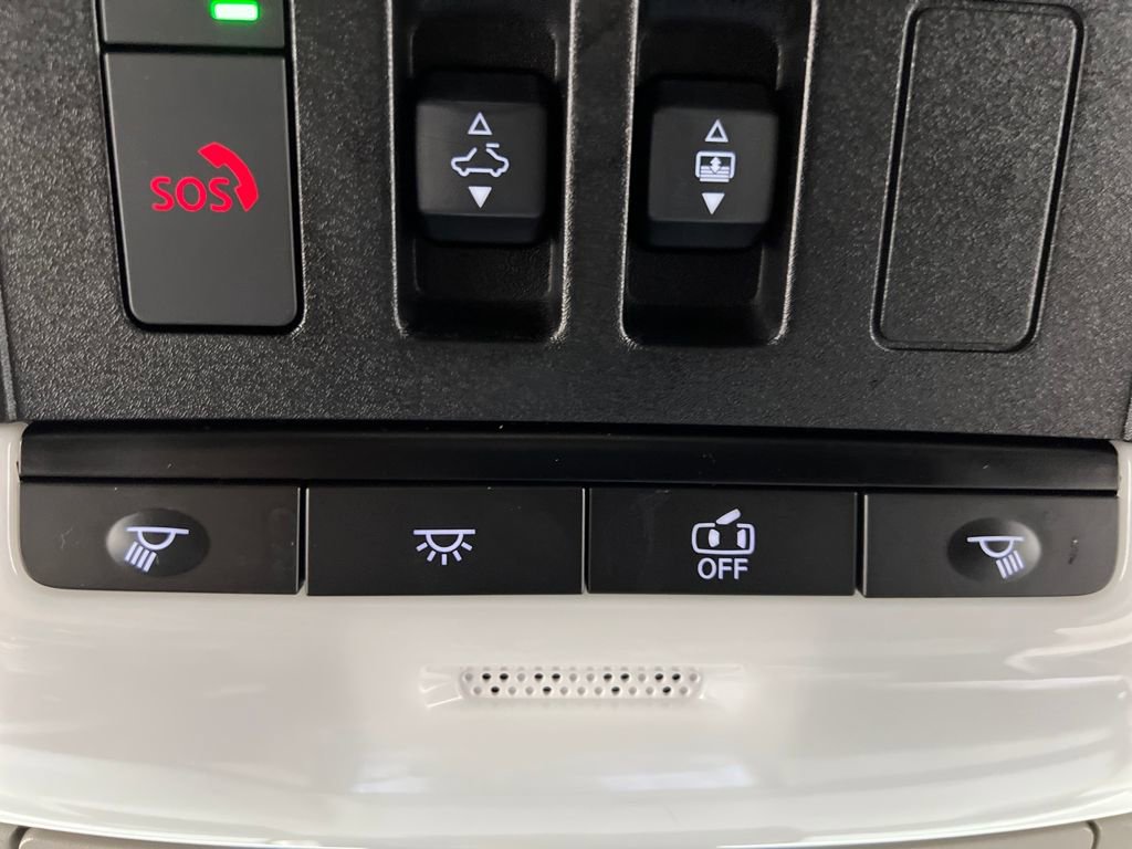 Used 2025 Nissan Rogue SL w/ Tech Package image 61