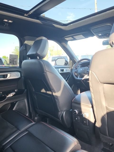 Used 2023 Ford Explorer ST-Line w/ Class IV Trailer Tow Package AWD/4WD image 22