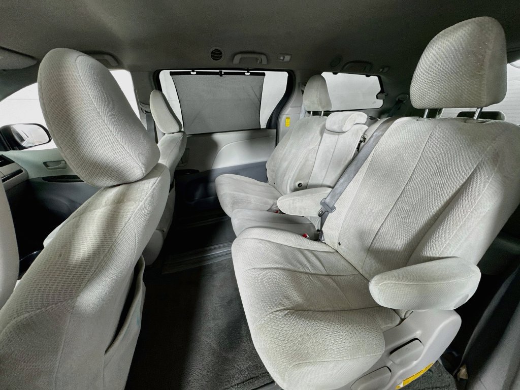 Used 2014 Toyota Sienna LE FWD image 21