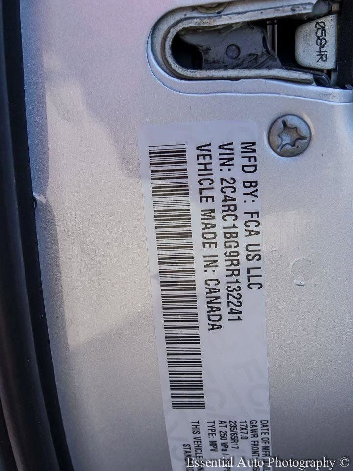 Used 2024 Chrysler Pacifica Touring-L image 28