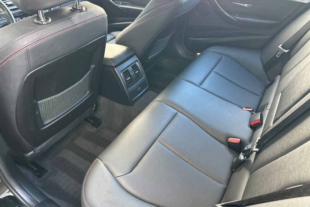 Used 2018 BMW 330i Sedan w/ Premium Package RWD image 12
