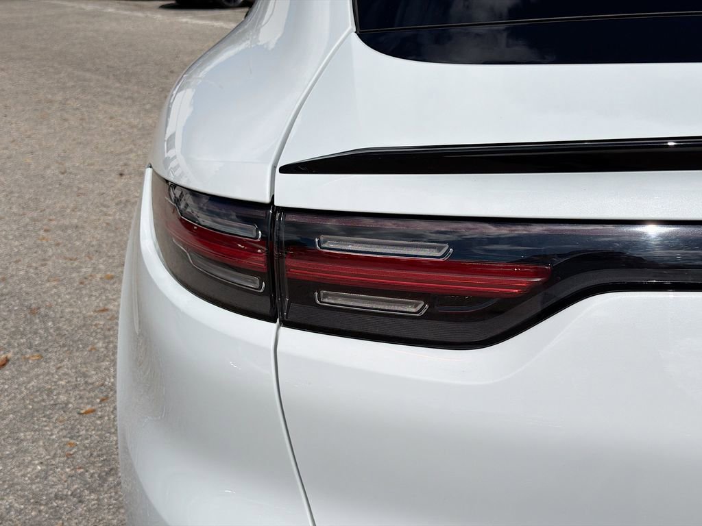 Used 2020 Porsche Cayenne Turbo image 14