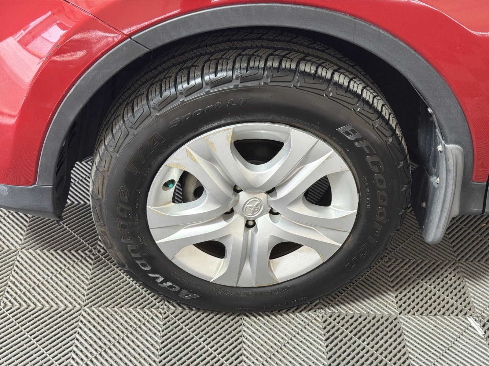 Used 2015 Toyota RAV4 LE image 12