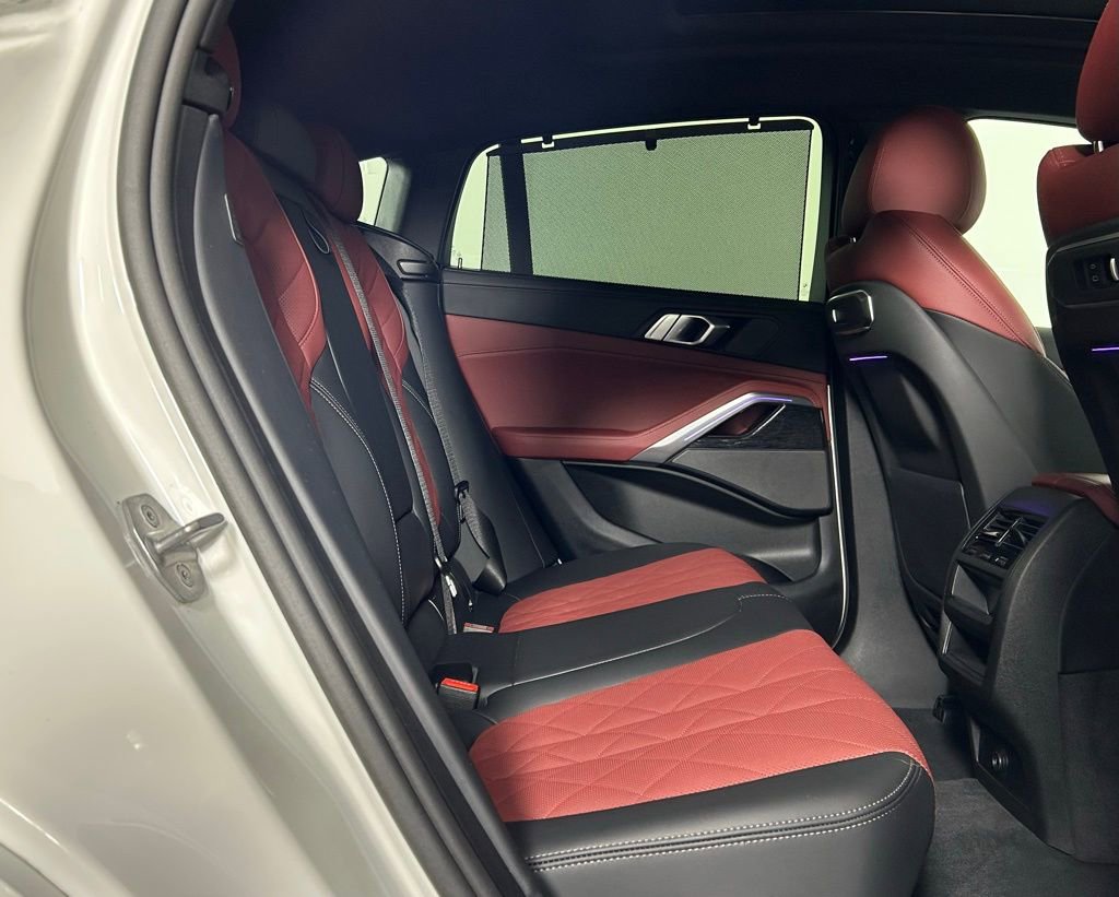 Used 2024 BMW X6 xDrive40i w/ Executive Package image 14