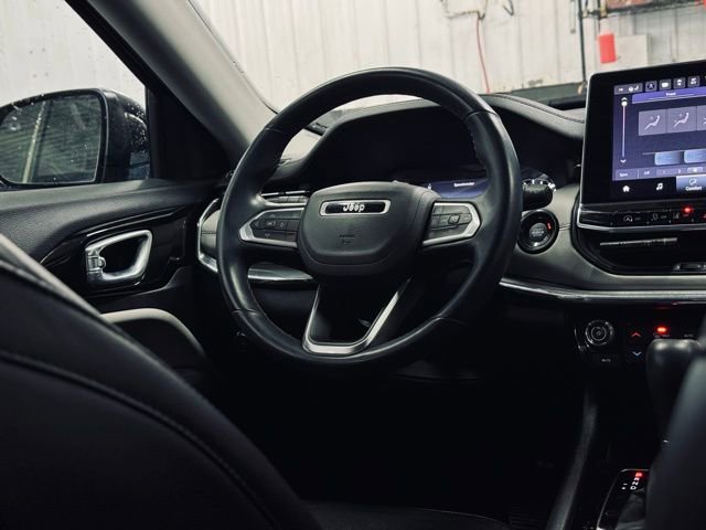 Used 2022 Jeep Compass Limited image 22