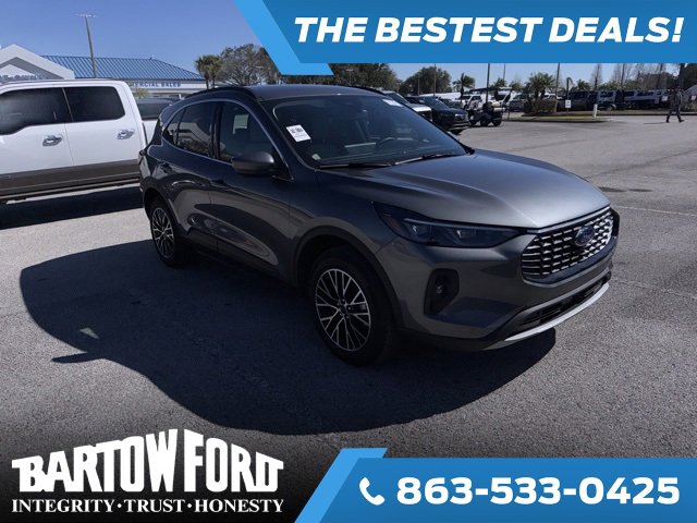 Used 2025 Ford Escape SE w/ PHEV Premium Package image 3