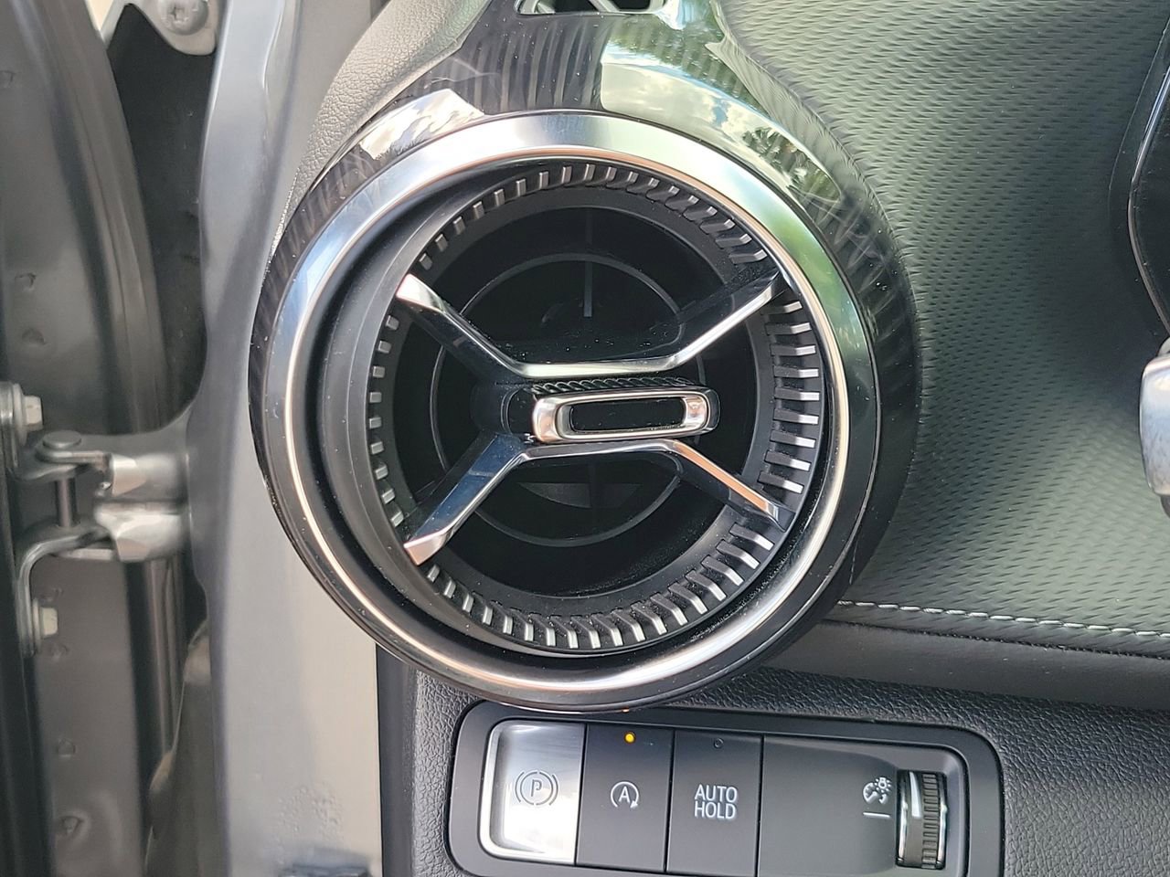 Used 2025 Chevrolet Equinox LT image 25