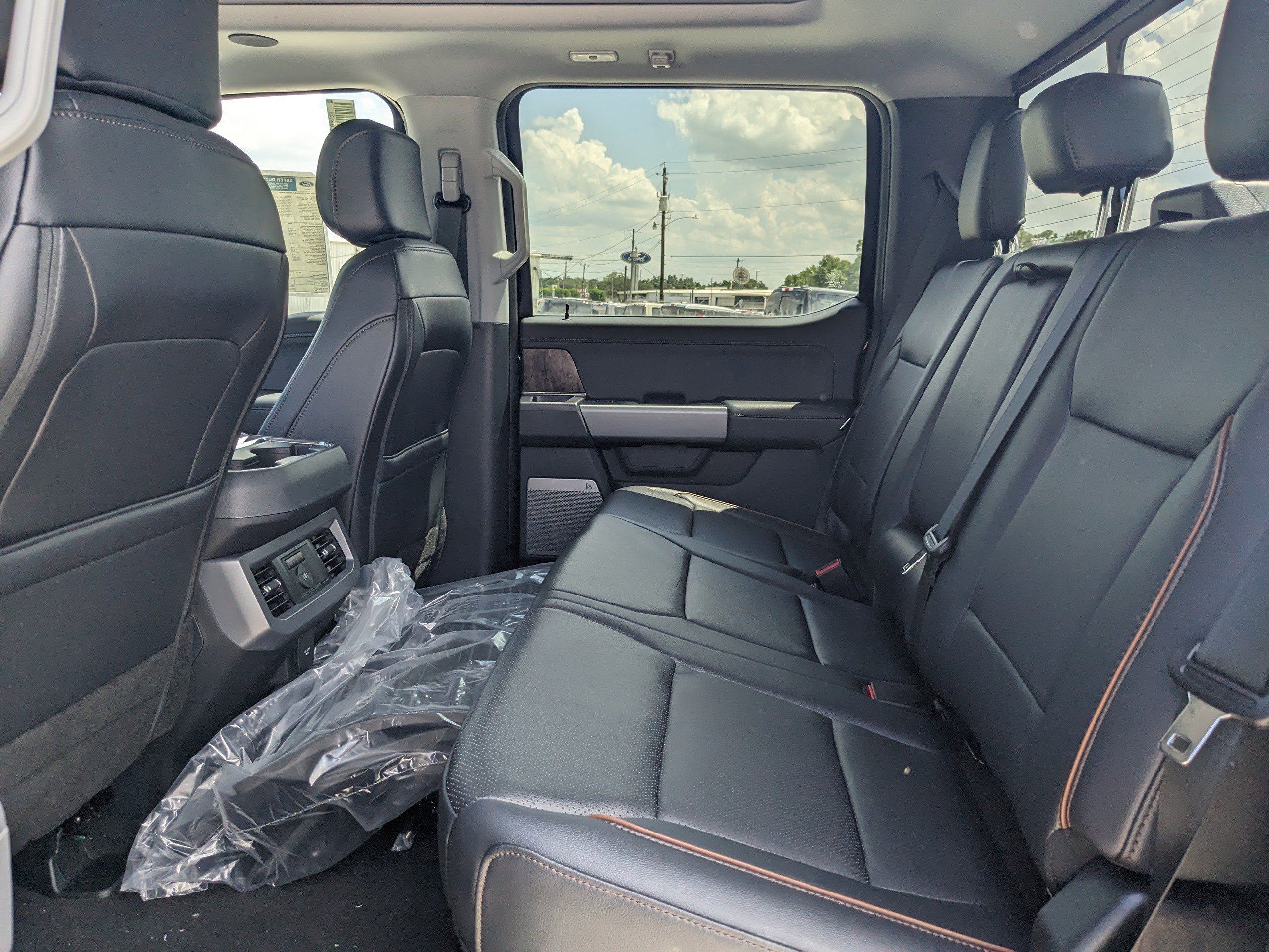 New 2025 Ford F250 Lariat w/ Lariat Ultimate Package image 13