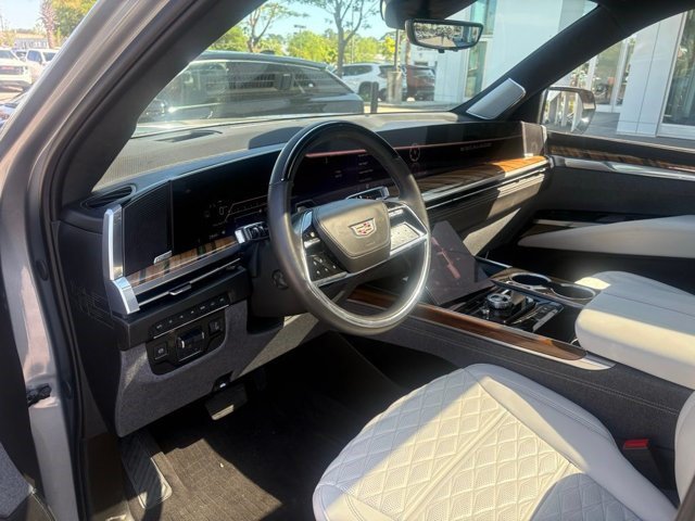 Certified 2025 Cadillac Escalade Sport Platinum AWD/4WD image 15