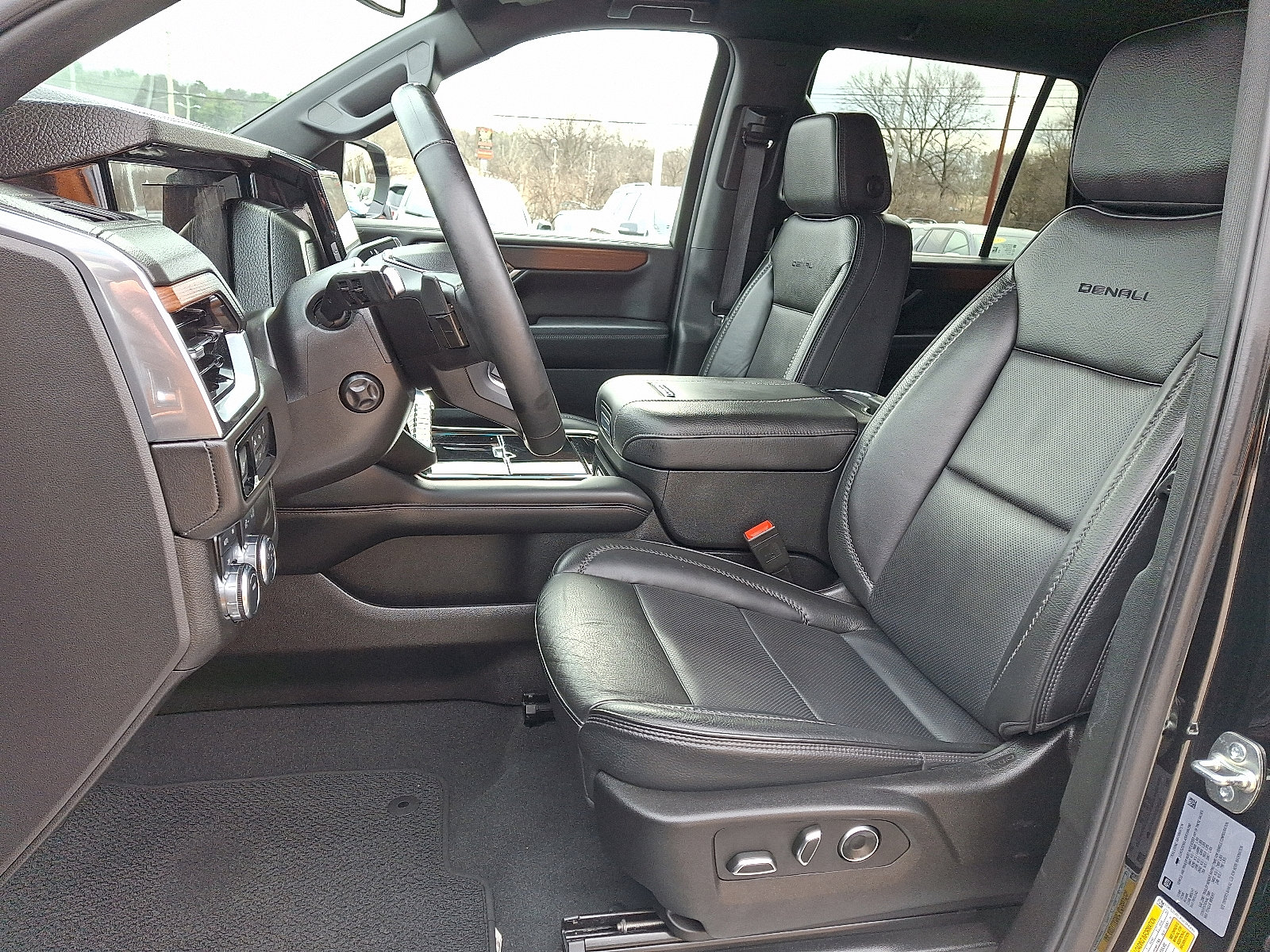 Certified 2025 GMC Yukon Denali image 14