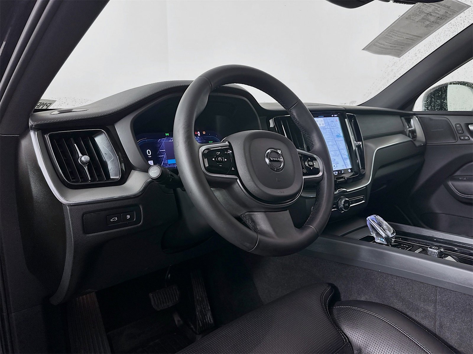 Used 2024 Volvo XC60 T8 Ultimate w/ Protection Package Premier image 9