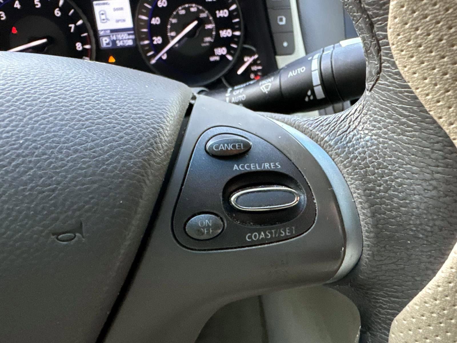 Used 2015 INFINITI Q70 L 3.7 image 22