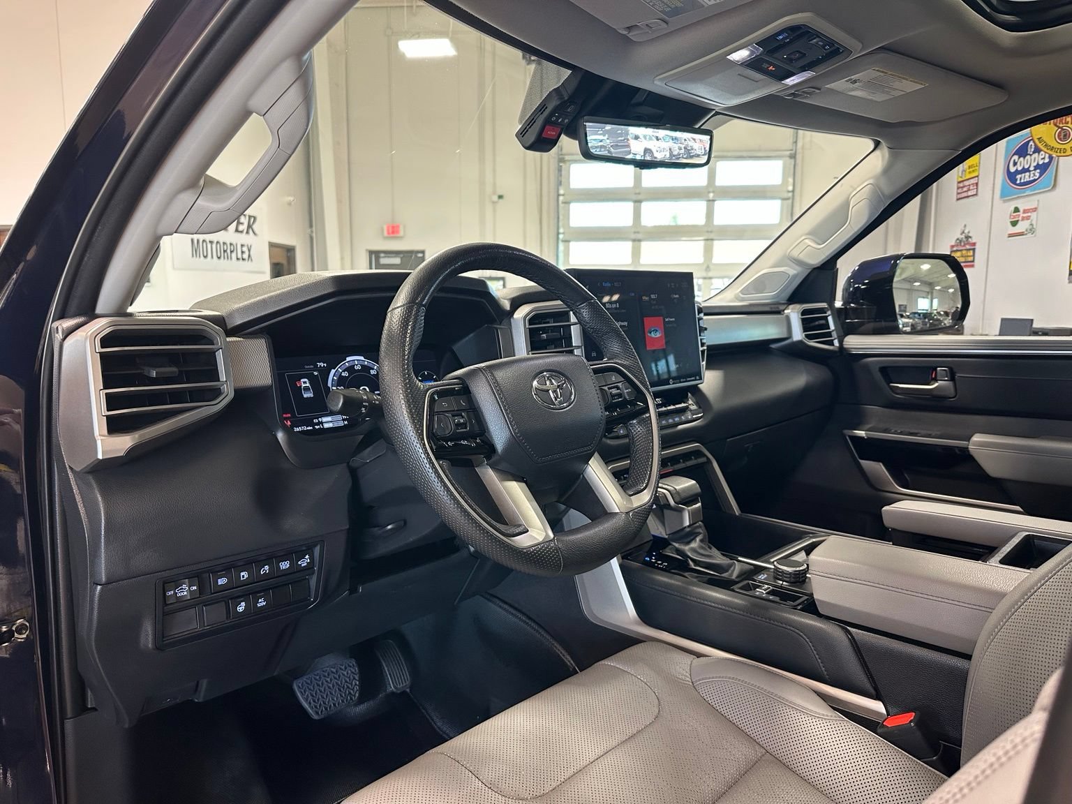 Used 2024 Toyota Tundra Limited AWD/4WD image 16