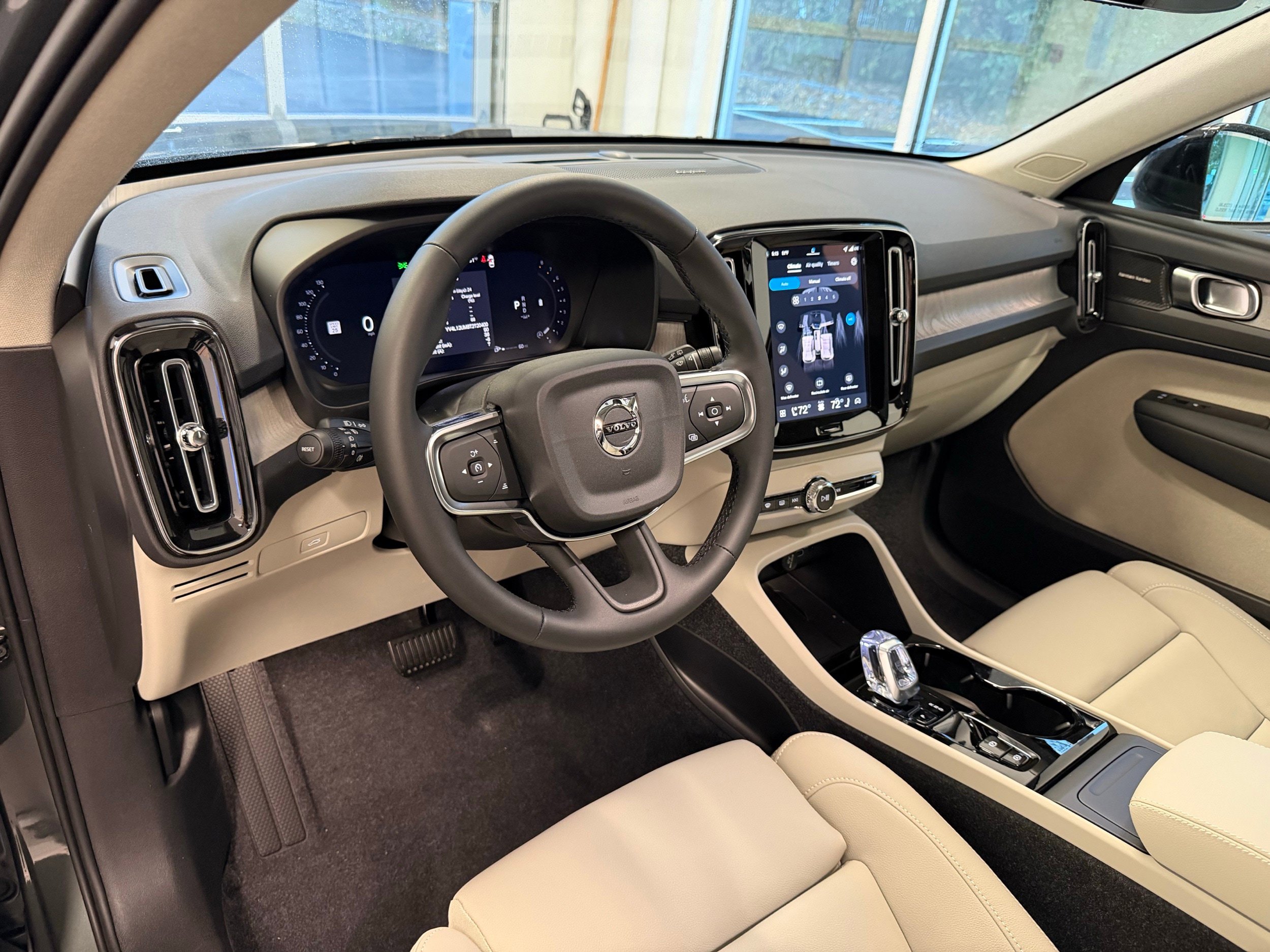 New 2026 Volvo XC40 B5 Ultra w/ Protection Package Premier image 13