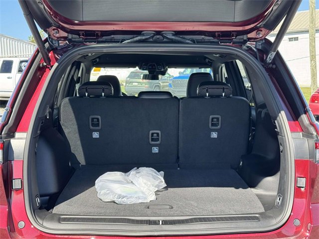 New 2025 Jeep Grand Cherokee Altitude image 16