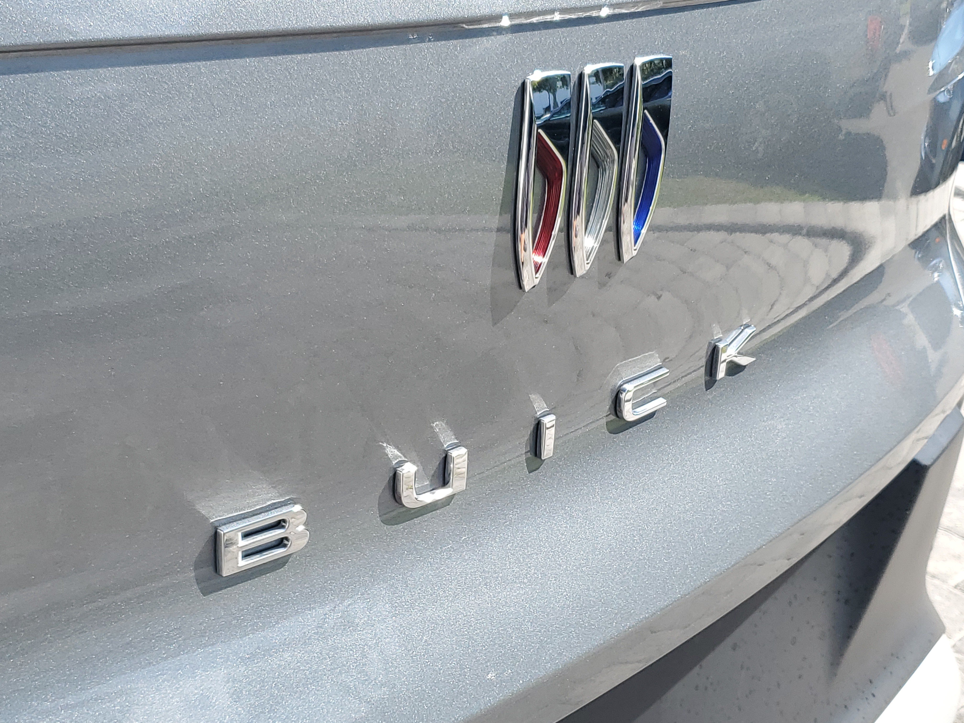 Used 2025 Buick Envista Sport Touring w/ Convenience I Package FWD image 9