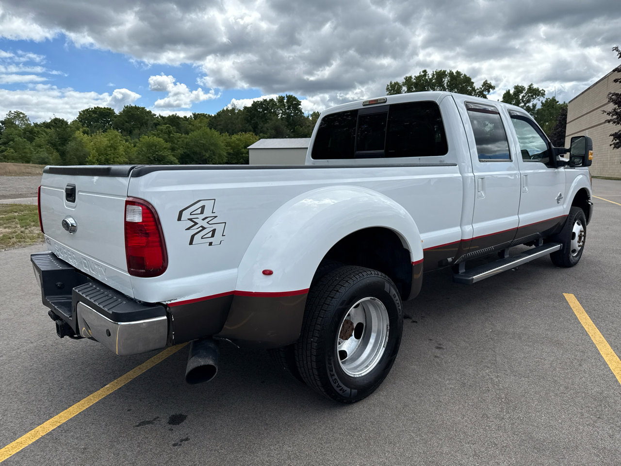 Used 2016 Ford F350 Lariat w/ Chrome Package image 5
