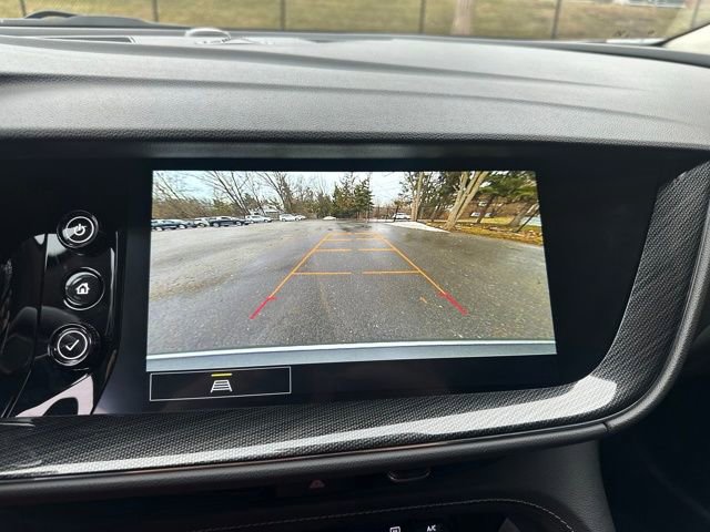Used 2023 Buick Envision Essence image 38