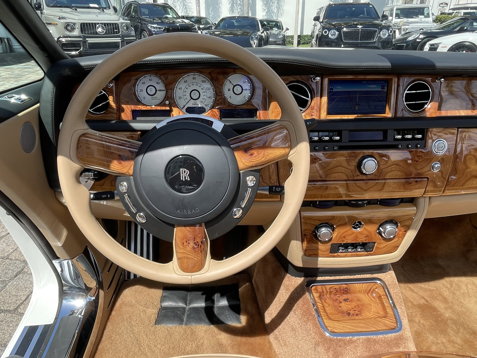 Used 2012 Rolls-Royce Phantom Drophead Coupe RWD image 26