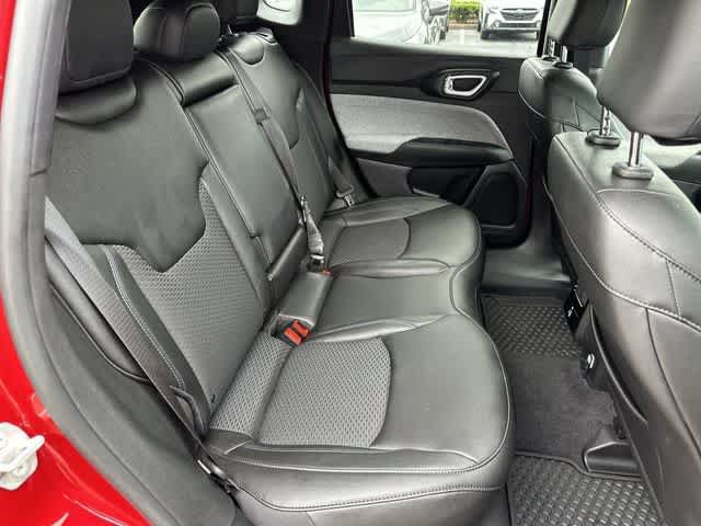 Used 2024 Jeep Compass Latitude w/ Convenience Group AWD/4WD image 18