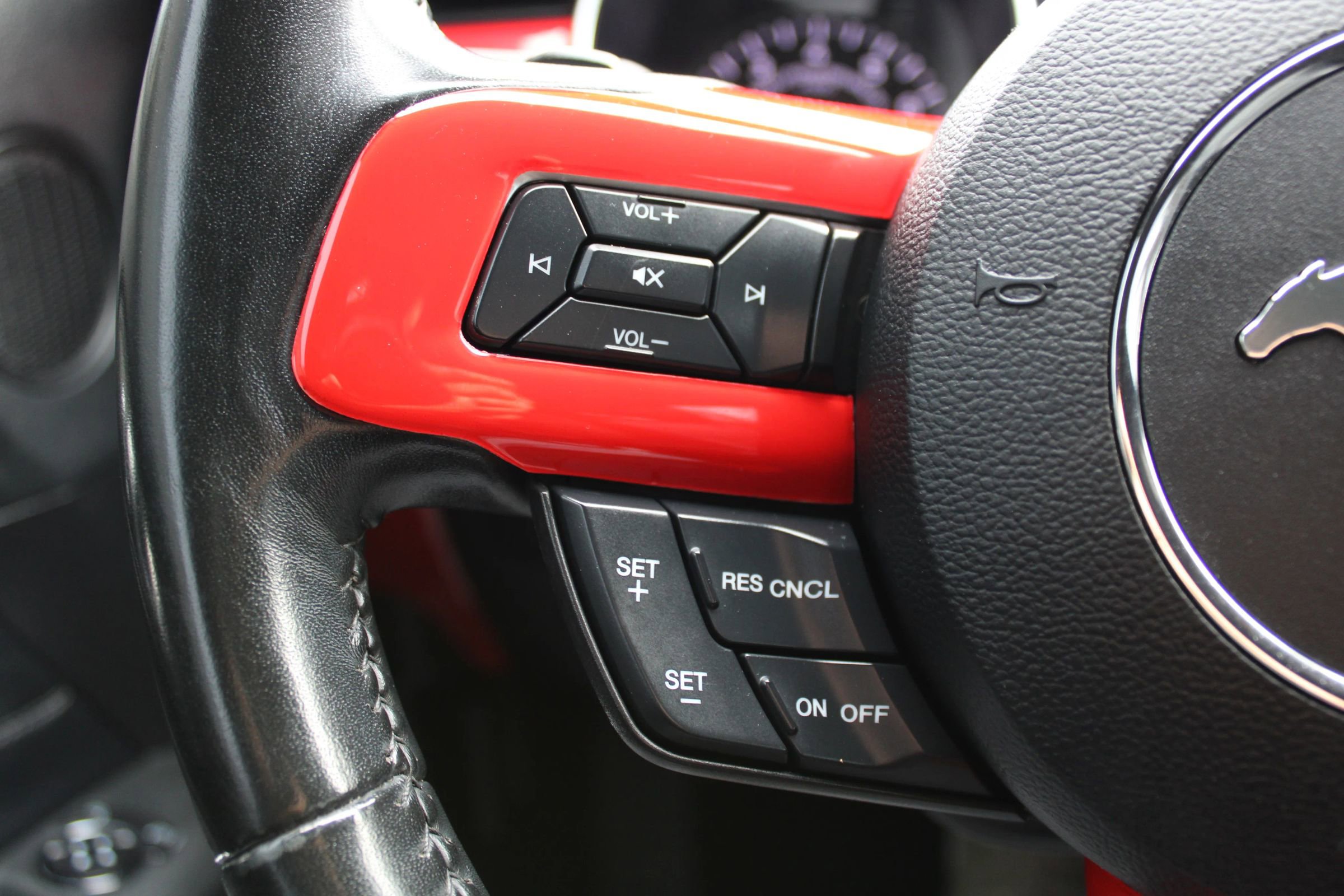 Used 2019 Ford Mustang Premium image 9