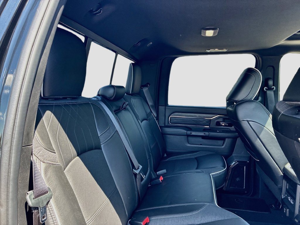 Used 2025 RAM 3500 Limited AWD/4WD image 28