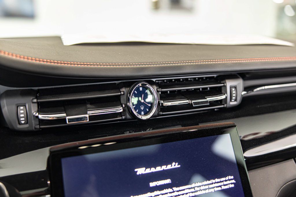 Used 2023 Maserati Quattroporte Modena Q4 AWD/4WD image 28