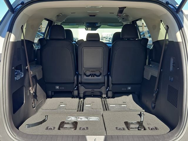 Used 2025 Kia Carnival EX image 6