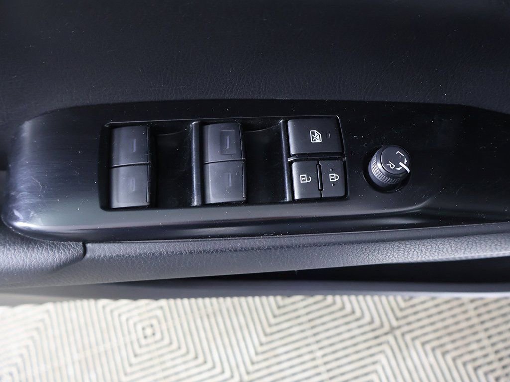 Used 2025 Toyota Camry SE FWD image 33
