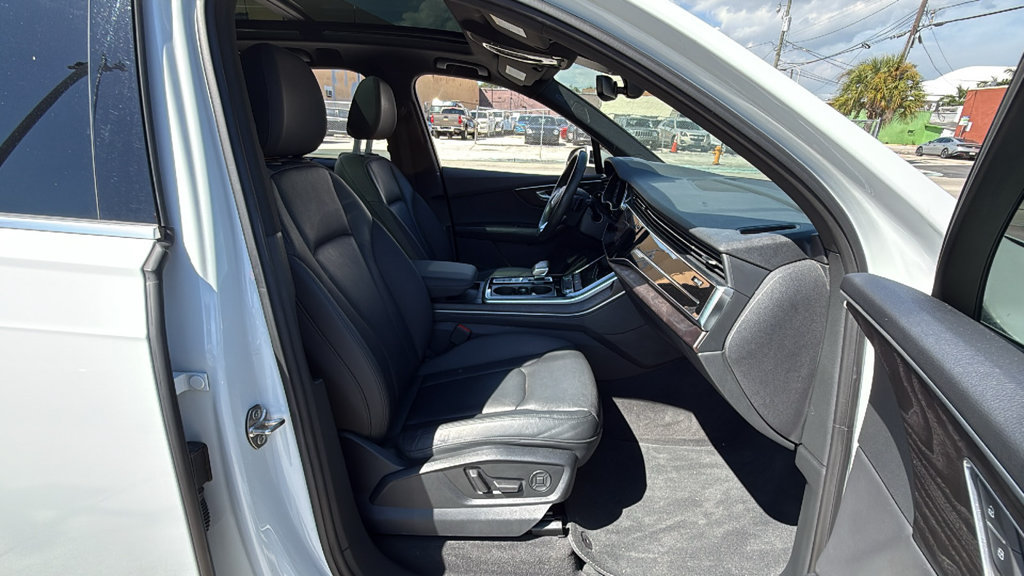 Used 2021 Audi Q7 3.0T Premium Plus AWD/4WD image 45