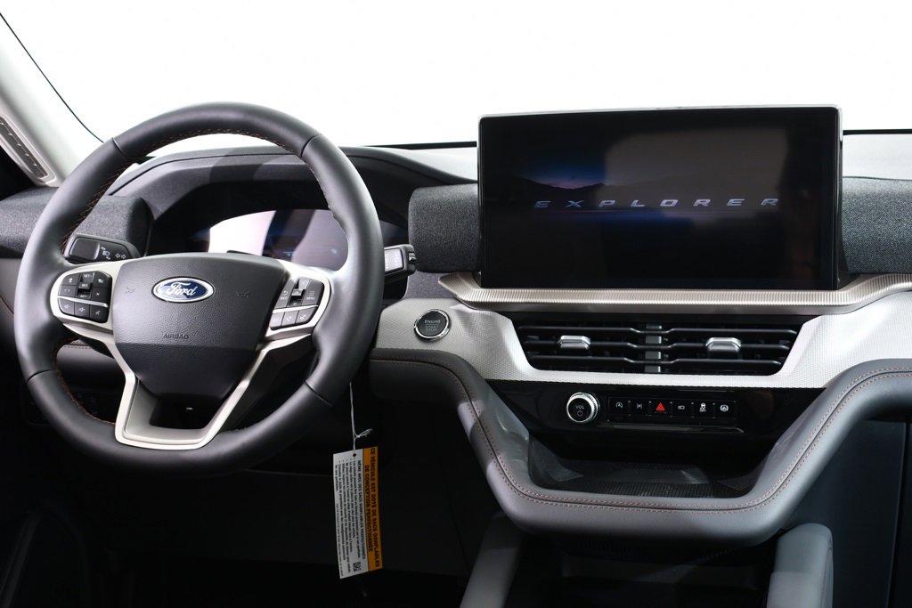 New 2025 Ford Explorer Active w/ Active Comfort Package image 8