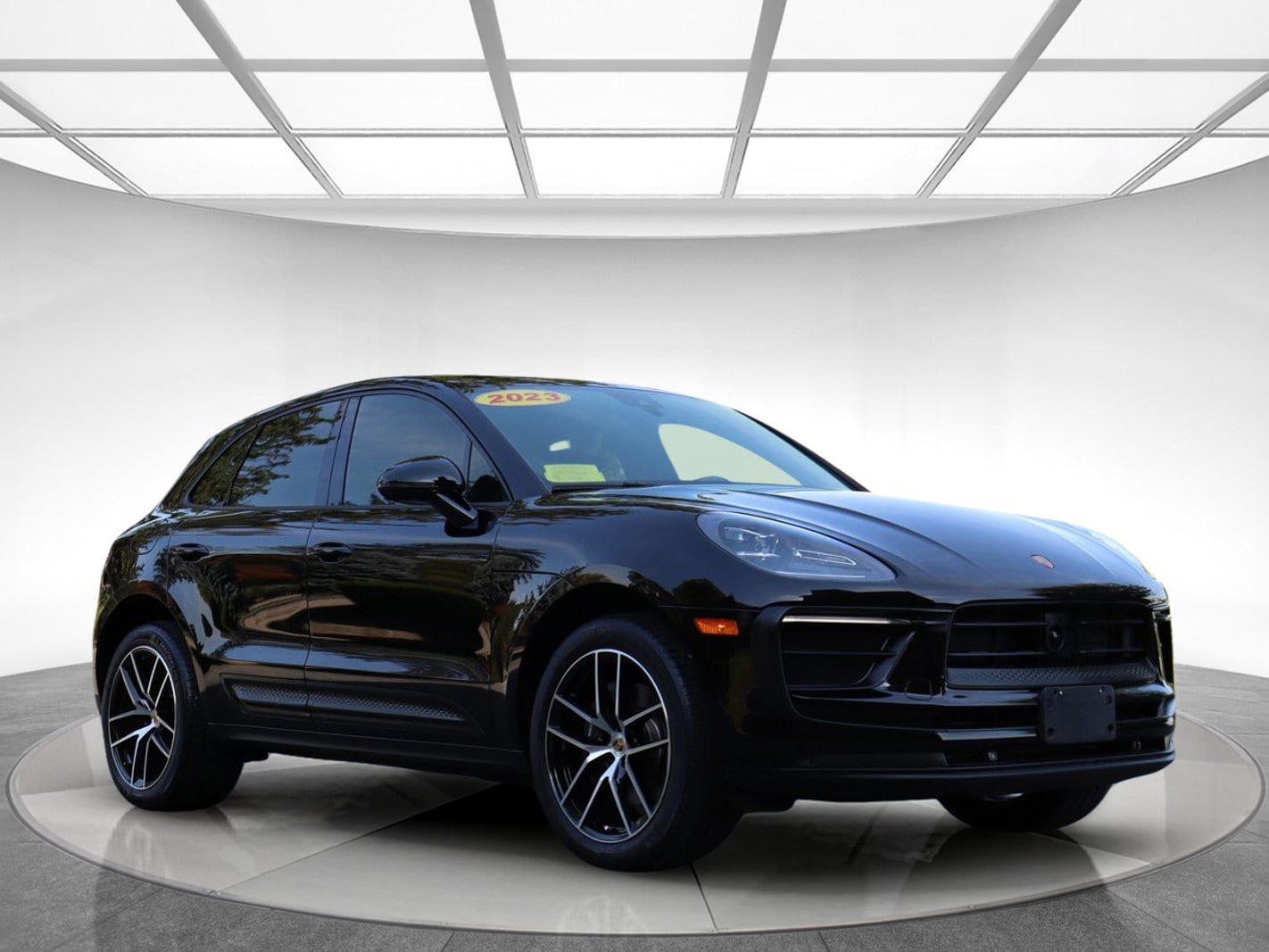 Used 2023 Porsche Macan Turbo AWD/4WD image 3