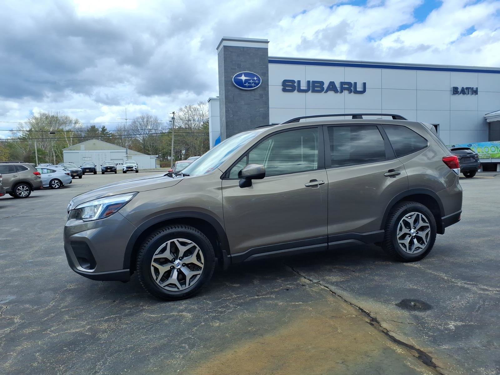 Used 2019 Subaru Forester Premium AWD/4WD image 4