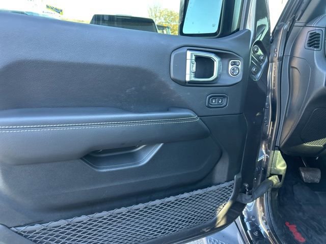 Used 2021 Jeep Gladiator Overland w/ Popular Equipment Package AWD/4WD image 11