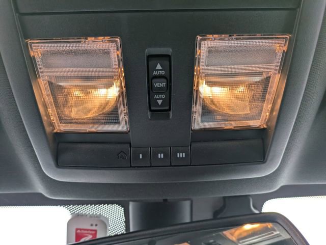 Used 2022 Dodge Challenger SXT w/ Driver Convenience Group image 15