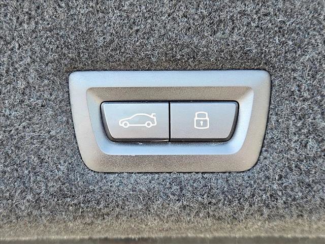 Certified 2023 BMW 760i xDrive image 8