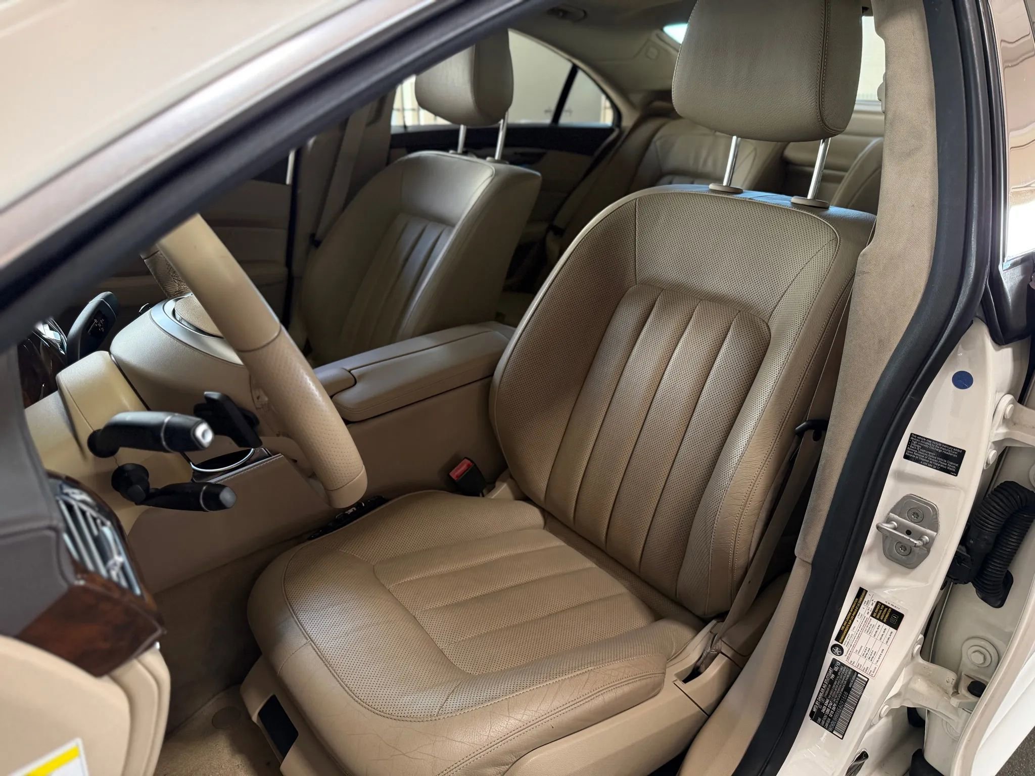 Used 2014 Mercedes-Benz CLS 550 4MATIC w/ Premium 1 Package image 13