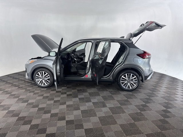 Certified 2023 Nissan Kicks SV image 9