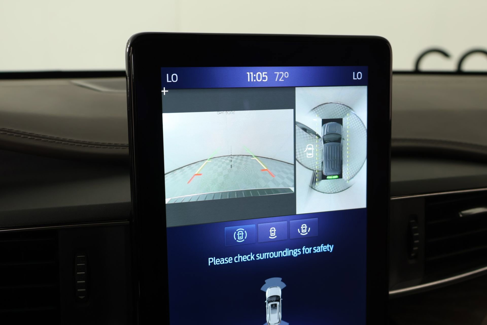 Used 2020 Ford Explorer Platinum w/ Premium Technology Package image 6