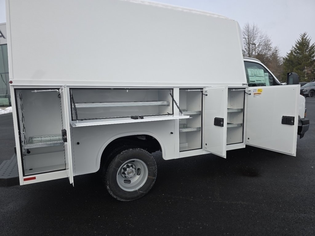 New 2025 Chevrolet Express 3500 w/ Power Convenience Package image 9