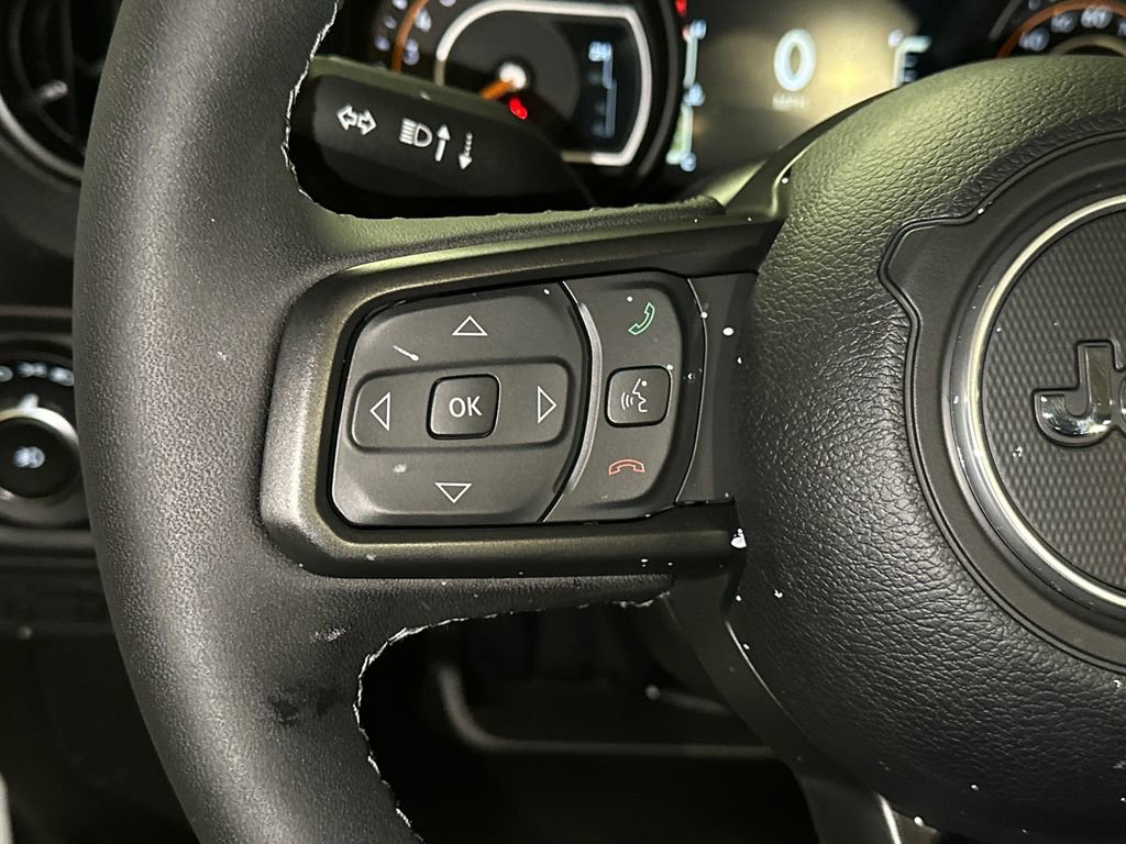 Used 2025 Jeep Wrangler Rubicon w/ Safety Group image 32