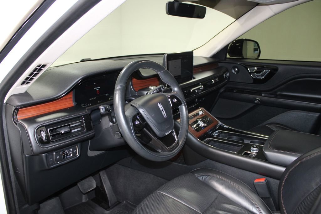 Used 2022 Lincoln Aviator Reserve w/ Equipment Group 201A AWD/4WD image 23