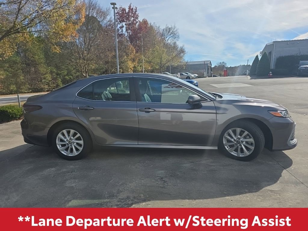 Used 2023 Toyota Camry LE image 9