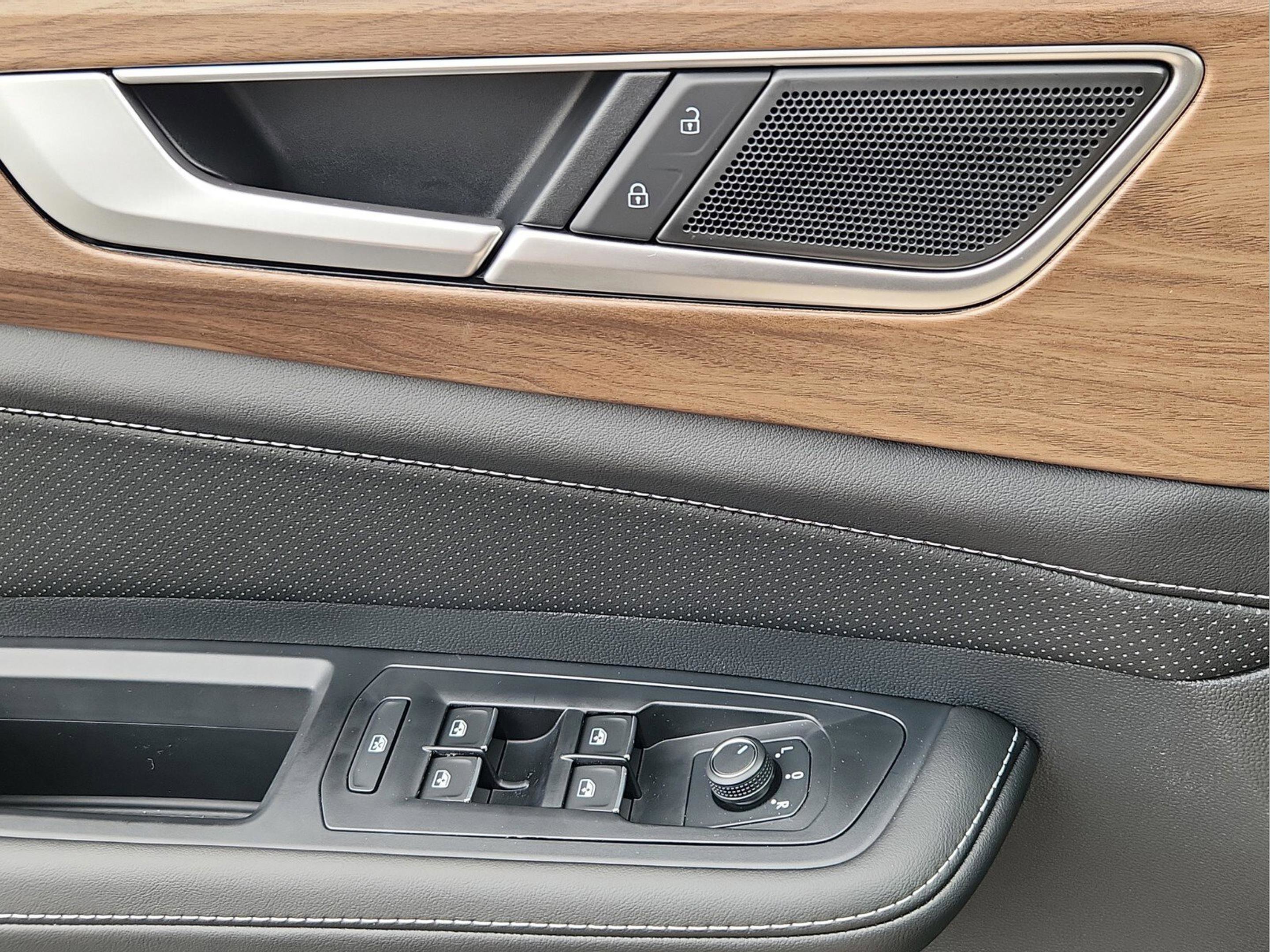 New 2026 Volkswagen Atlas SE image 25
