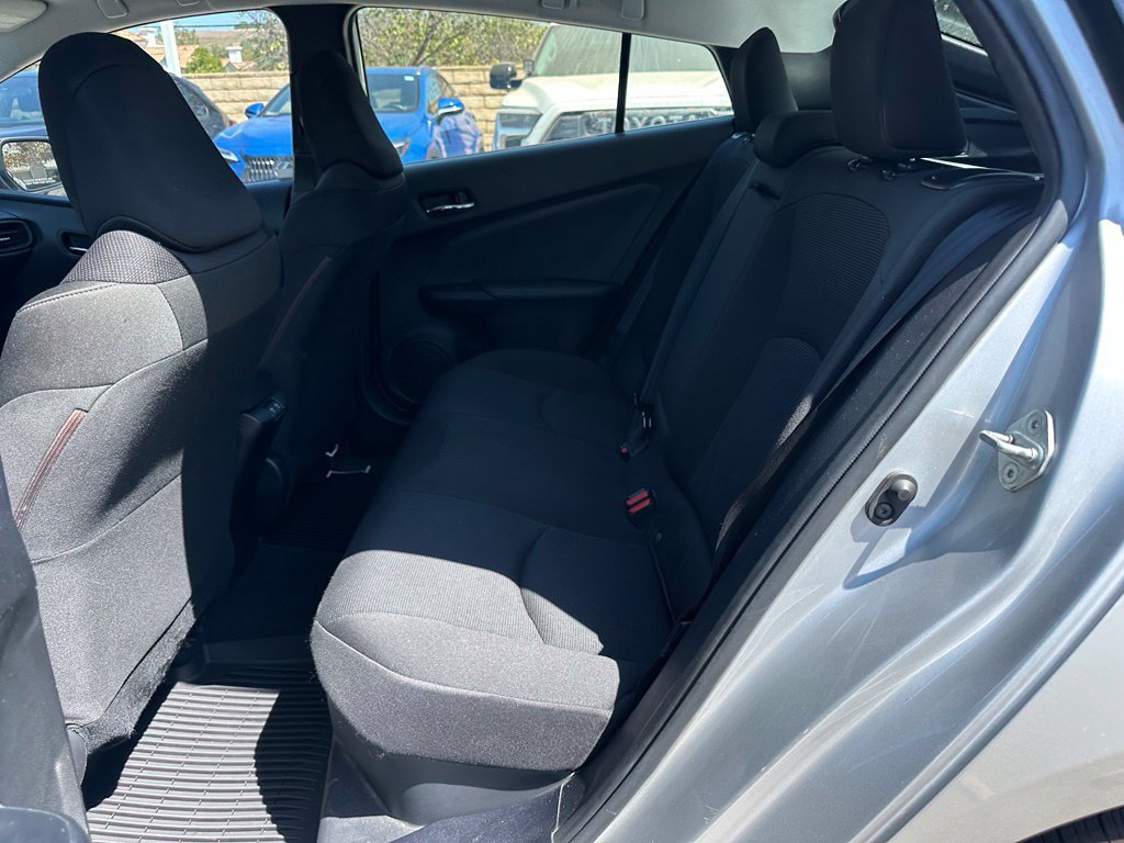 Certified 2020 Toyota Prius L Eco w/ Carpet Mat Package FWD image 8