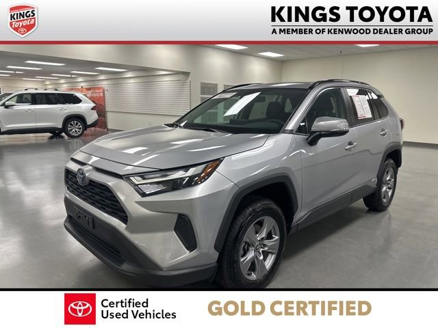 Certified 2022 Toyota RAV4 XLE w/ Convenience Package image 4