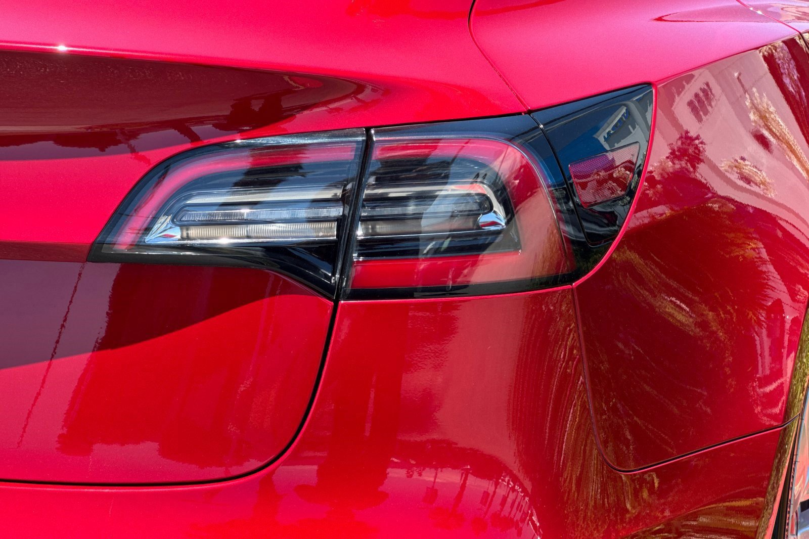 Used 2018 Tesla Model 3 Long Range RWD image 13