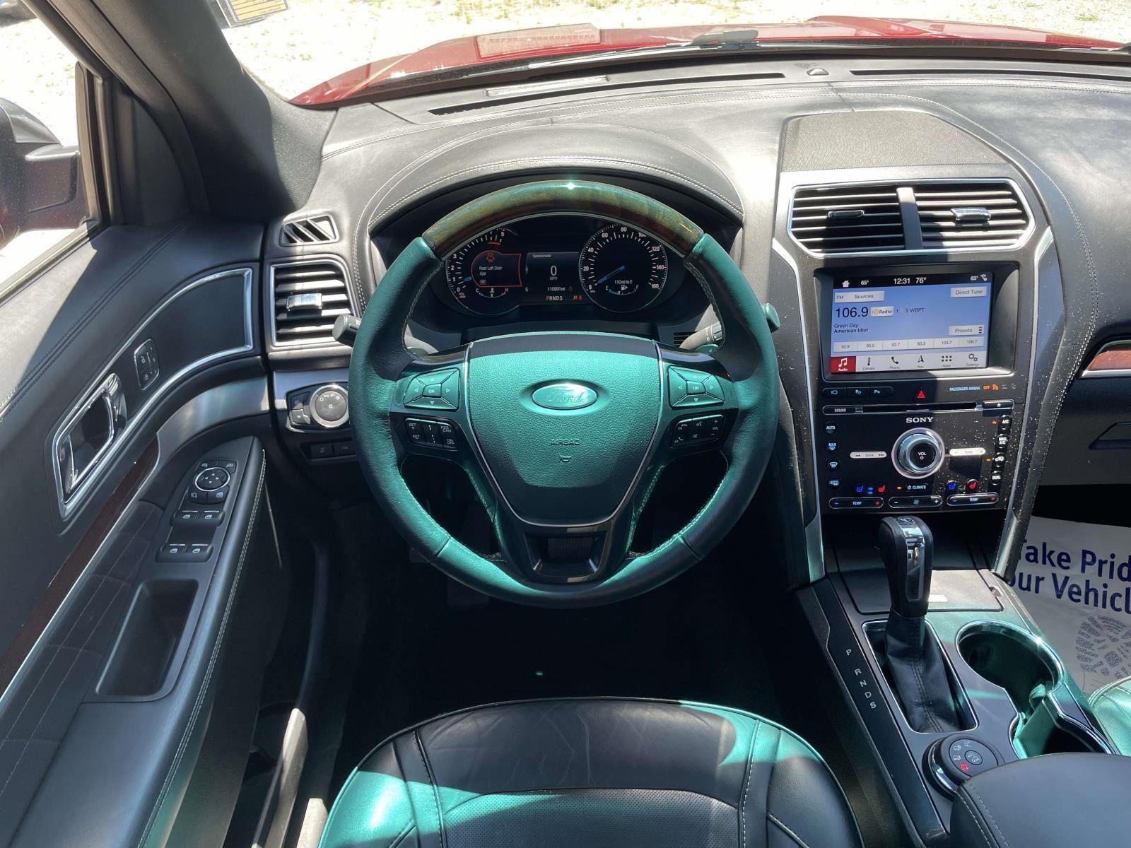 Used 2017 Ford Explorer Platinum AWD/4WD image 2