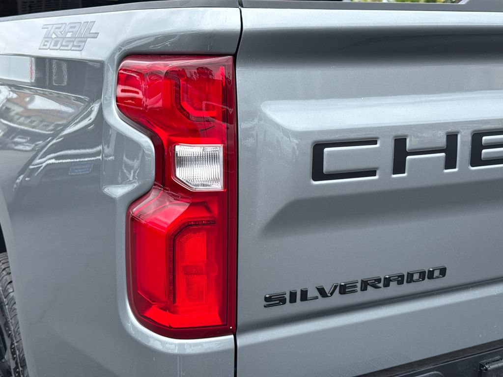 Used 2026 Chevrolet Silverado 1500 LT Trail Boss w/ LT Trail Boss Premium Package AWD/4WD image 10